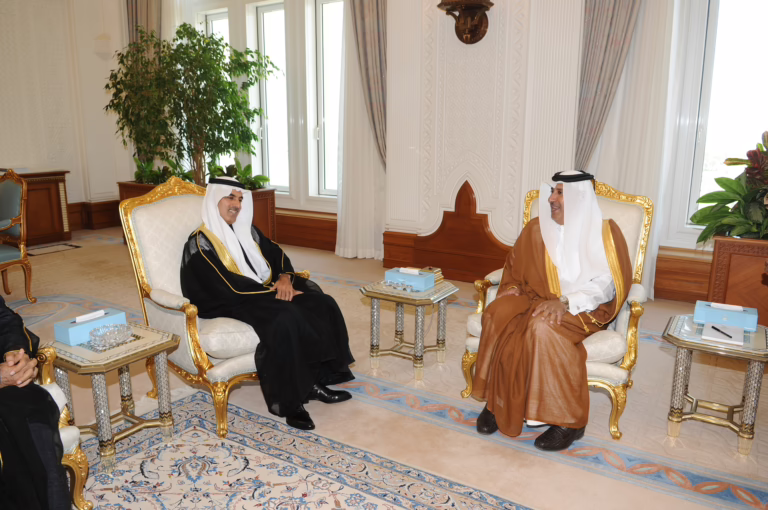 معالي رئيس مجلس الوزراء وزير الخارجية الشيخ حمد بن جاسم بن جبر آل ثاني يستقبل عبد العزيز الغرير – 9 فبراير 2010