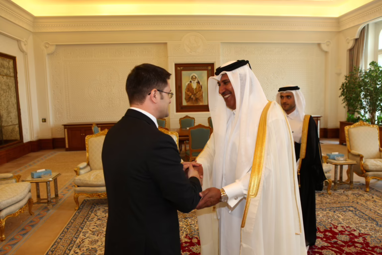 معالي رئيس مجلس الوزراء وزير الخارجية الشيخ حمد بن جاسم بن جبر آل ثاني يستقبل وزير خارجية صربيا – 15 فبراير 2010