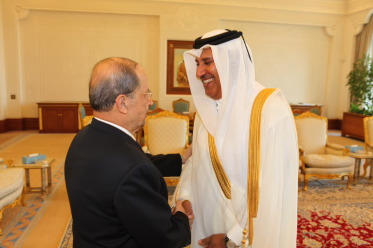 معالي رئيس مجلس الوزراء وزير الخارجية الشيخ حمد بن جاسم بن جبر آل ثاني يستقبل ميشال عون – 15 فبراير 2010