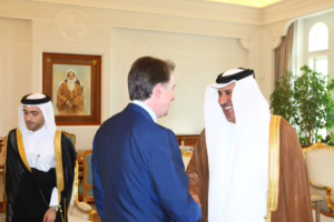 معالي رئيس مجلس الوزراء وزير الخارجية الشيخ حمد بن جاسم بن جبر آل ثاني يستقبل وزير الأعمال البريطاني – 16 فبراير 2010