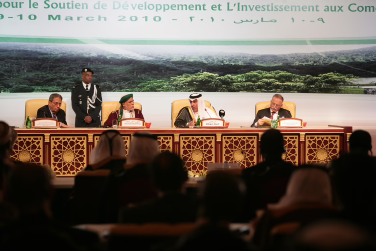 معالي رئيس مجلس الوزراء وزير الخارجية الشيخ حمد بن جاسم بن جبر آل ثاني يترأس مؤتمر دعم التنمية والاستثمار في جزر القمر بالدوحة – 9 مارس 2010