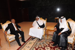 سمو الأمير الشيخ حمد بن خليفة آل ثاني يلتقي الرئيس اليمني في سرت بحضور معالي رئيس مجلس الوزراء وزير الخارجية الشيخ حمد بن جاسم – 27 مارس 2010