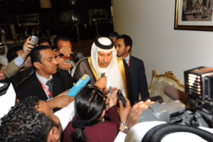 معالي رئيس مجلس الوزراء وزير الخارجية الشيخ حمد بن جاسم بن جبر آل ثاني في مؤتمر صحفي في سرت – 26 مارس 2010