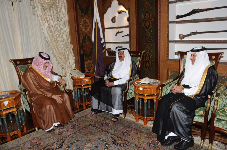 سمو الأمير الشيخ حمد بن خليفة آل ثاني يستقبل وزير الخارجية السعودي – 12 أبريل 2010