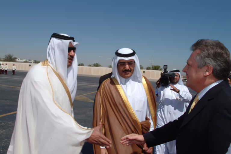 أمير قطر يستقبل الرئيس البولندي في الدوحة – 24 مارس 2004