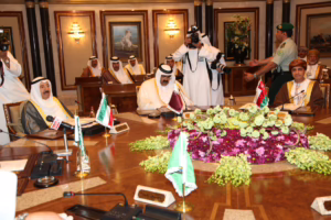 سمو الأمير الشيخ حمد بن خليفة آل ثاني يشارك في القمة التشاورية لقادة دول مجلس التعاون في الرياض – 11 مايو 2010