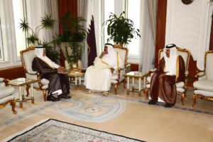 سمو الأمير الشيخ حمد بن خليفة آل ثاني يستقبل نائب رئيس الحرس الوطني السعودي في الدوحة – 16 مايو 2010