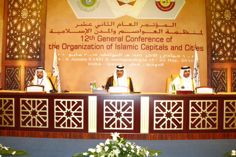 معالي رئيس مجلس الوزراء وزير الخارجية الشيخ حمد بن جاسم بن جبر آل ثاني يفتتح المؤتمر الثاني عشر لمنظمة العواصم والمدن الإسلامية في الدوحة – 18 مايو 2010