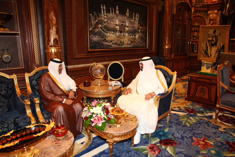 معالي رئيس مجلس الوزراء وزير الخارجية الشيخ حمد بن جاسم بن جبر آل ثاني يسلم رسالة من سمو الأمير الشيخ حمد بن خليفة آل ثاني إلى الملك عبدالله بن عبدالعزيز – 21 مايو 2010