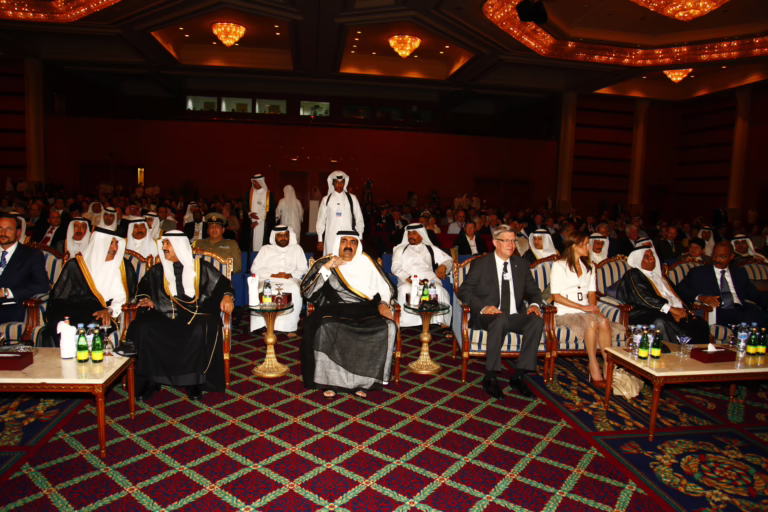 سمو الأمير الشيخ حمد بن خليفة آل ثاني يفتتح قمة المنتدى الاقتصادي العالمي لإعادة التصميم الشامل في الدوحة – 30 مايو 2010