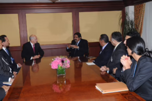 سمو الأمير الشيخ حمد بن خليفة آل ثاني يشهد توقيع مذكرة تفاهم مع رئيس وزراء اليونان في نيويورك – 23 سبتمبر 2010