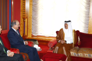 معالي رئيس مجلس الوزراء وزير الخارجية الشيخ حمد بن جاسم بن جبر آل ثاني يستقبل المبعوث الأمريكي للسلام في الشرق الأوسط في الدوحة – 2 أكتوبر 2010