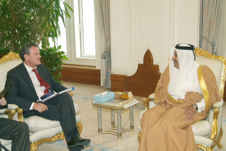 النائب الأول لرئيس مجلس الوزراء وزير الخارجية يستقبل وزير الاقتصاد البلجيكي في الدوحة – 21 يناير 2006