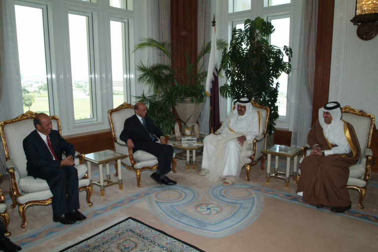 أمير قطر يستقبل وزير خارجية اليمن في الدوحة – 2 فبراير 2006