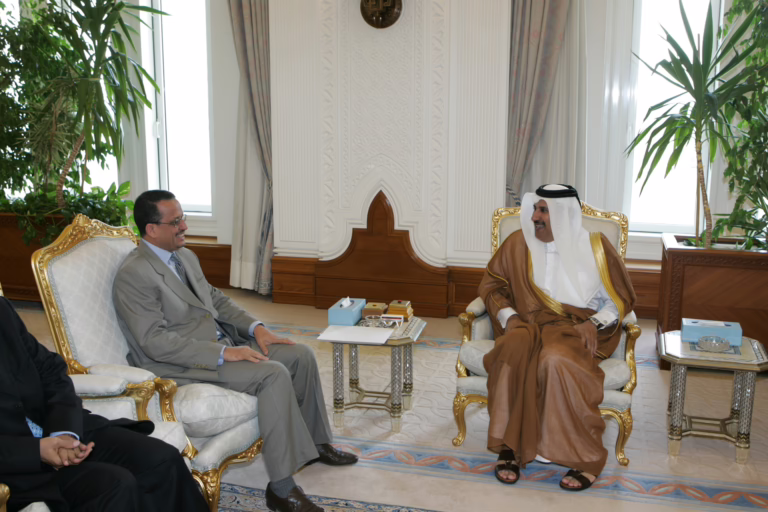 النائب الأول لرئيس مجلس الوزراء وزير الخارجية يستقبل وزير خارجية موريتانيا في الدوحة – 12 مارس 2006