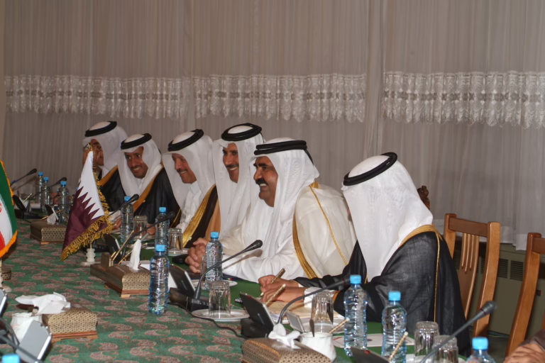 سمو الأمير حمد بن خليفة يزور إيران – 1 مايو 2006