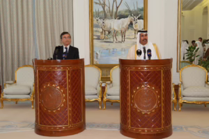 معالي النائب الأول لرئيس مجلس الوزراء وزير الخارجية يعقد مؤتمرًا صحفيًا مع وزير خارجية فرنسا – الدوحة – 18 يونيو 2006