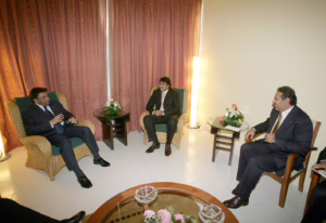 لقاء ولي العهد تميم بن حمد مع الرئيس الباكستاني على هامش قمة عدم الانحياز – كوبا – 15 سبتمبر 2006