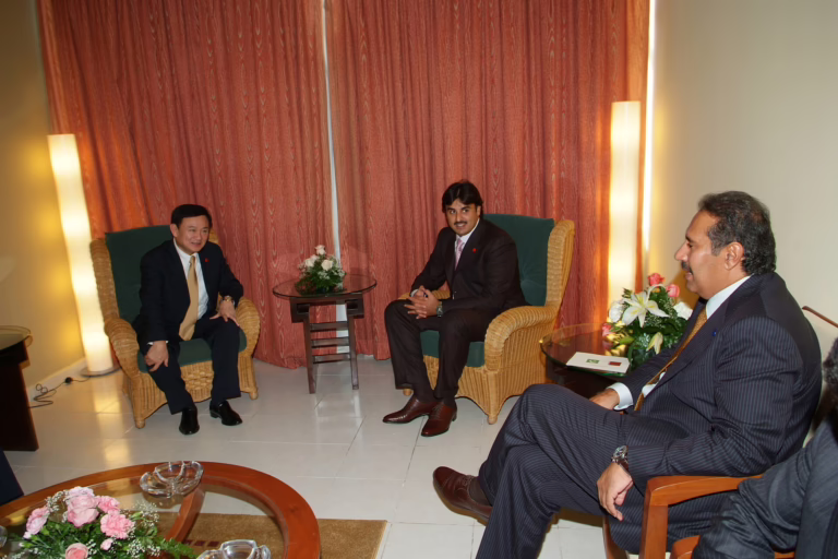 لقاء ولي العهد تميم بن حمد برئيس وزراء تايلند على هامش قمة عدم الانحياز – كوبا – 15 سبتمبر 2006