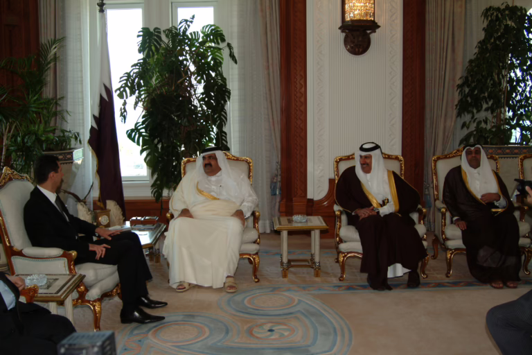 الأمير حمد بن خليفة يستقبل الرئيس السوري بشار الأسد في الدوحة – 24 يناير 2007