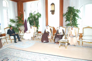 سمو الأمير حمد بن خليفة يستقبل مستشار الرئيس السوداني في الدوحة – 7 فبراير 2007