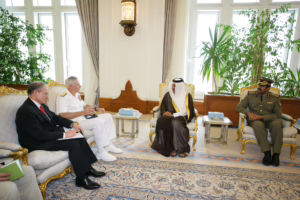 النائب الأول لرئيس مجلس الوزراء وزير الخارجية الشيخ حمد بن جاسم بن جبر آل ثاني يستقبل قائد المنطقة الوسطى للجيش الأمريكي – 2 أبريل 2007