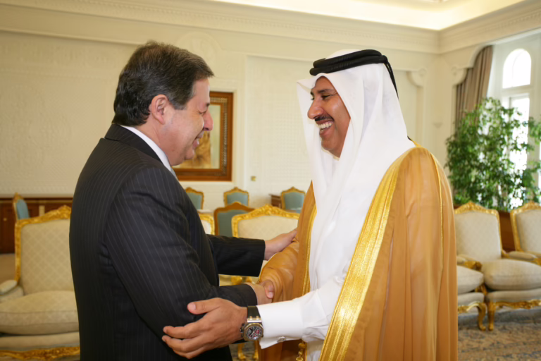 معالي الشيخ حمد بن جاسم بن جبر آل ثاني يستقبل وزير التجارة والصناعة المصري – 12 أبريل 2007