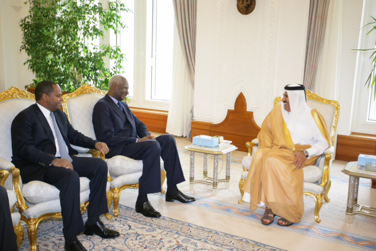 معالي الشيخ حمد بن جاسم بن جبر آل ثاني يستقبل الرئيس السنغالي السابق في الدوحة – 26 أبريل 2007