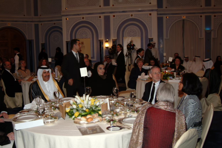 صاحبة السمو الشيخة موزا بنت ناصر تدشن فرع جامعة كالجاري للتمريض في الدوحة – 8 مايو 2007