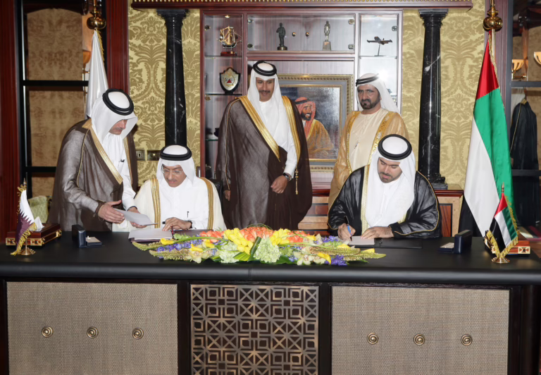 الشيخ حمد بن جاسم يشهد توقيع اتفاقية استثمار مشترك بين قطر ودبي – 12 يونيو 2007