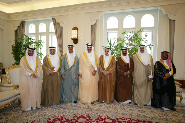 الشيخ حمد بن جاسم يستقبل وفدًا من مجلس الأمة الكويتي في الدوحة – 10 أبريل 2007
