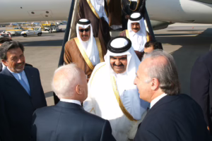 سمو الأمير الشيخ حمد بن خليفة آل ثاني يصل إلى أثينا – 20 يونيو 2007