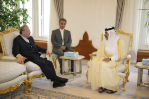 معالي الشيخ حمد بن جاسم يستقبل وزير خارجية إيران في الدوحة – 28 يونيو 2007