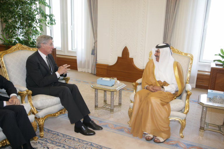 الشيخ حمد بن جاسم يستقبل المدير العام للمنظمة الدولية للهجرة – 11 ديسمبر 2007
