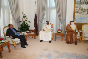 سمو الأمير يستقبل الرئيس اليمني – الدوحة – 30 يوليو 2006