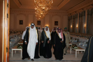 سمو ولي العهد تميم بن حمد يزور البحرين لحضور اللجنة العليا المشتركة – 10 يونيو 2006