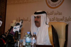 رئيس مجلس الوزراء يعقد مؤتمرًا صحفيًا مع الأمين العام لمجلس التعاون في ختام قمة الدوحة – 4 ديسمبر 2007