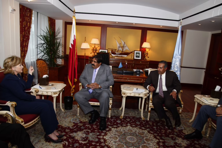 الأمير حمد بن خليفة آل ثاني يلتقي وزيرة الخارجية الأمريكية في نيويورك – 24 سبتمبر 2009