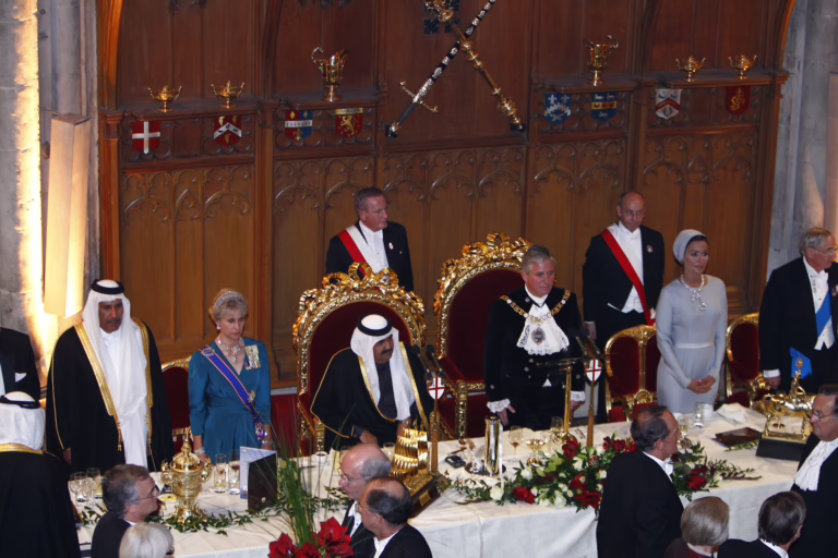 سمو الأمير الشيخ حمد بن خليفة آل ثاني يلتقي عمدة مدينة لندن خلال زيارته للمملكة المتحدة – 27 أكتوبر 2010