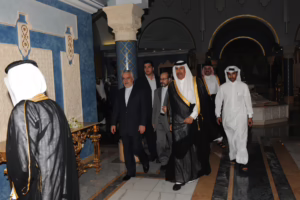 معالي رئيس مجلس الوزراء وزير الخارجية الشيخ حمد بن جاسم بن جبر آل ثاني يستقبل النائب الأول لرئيس الجمهورية الإيرانية في الدوحة – 7 نوفمبر 2010