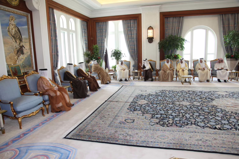 سمو الأمير الشيخ حمد بن خليفة آل ثاني يستقبل وزير خارجية مملكة البحرين – 14 ديسمبر 2010