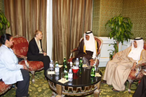 معالي رئيس مجلس الوزراء وزير الخارجية الشيخ حمد بن جاسم بن جبر آل ثاني يلتقي وزيرة الخارجية الفرنسية ميشال آليو ماري في الدوحة – 13 يناير 2011