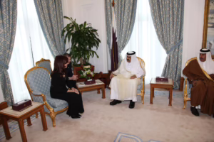 سمو الأمير الشيخ حمد بن خليفة آل ثاني يستقبل رئيسة جمهورية الأرجنتين في الدوحة – 18 يناير 2011