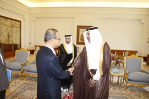 معالي رئيس مجلس الوزراء وزير الخارجية الشيخ حمد بن جاسم بن جبر آل ثاني يستقبل سفير جمهورية كوريا في الدوحة – 31 يناير 2011