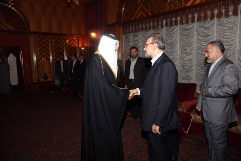 معالي رئيس مجلس الوزراء وزير الخارجية الشيخ حمد بن جاسم بن جبر آل ثاني يلتقي رئيس البرلمان الإيراني في الدوحة – 9 فبراير 2011