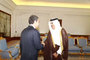 معالي رئيس مجلس الوزراء وزير الخارجية الشيخ حمد بن جاسم بن جبر آل ثاني يستقبل رئيس وزراء إسبانيا – 28 فبراير 2011