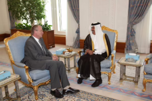 معالي رئيس مجلس الوزراء وزير الخارجية الشيخ حمد بن جاسم بن جبر آل ثاني يستقبل رئيس لجنة الشؤون الخارجية في البرلمان الاتحادي الألماني في الدوحة – 14 مارس 2011