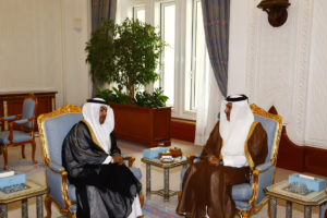 معالي رئيس مجلس الوزراء وزير الخارجية الشيخ حمد بن جاسم بن جبر آل ثاني يستقبل رئيس البرلمان العربي علي سالم الدقباسي في الدوحة – 11 أبريل 2011