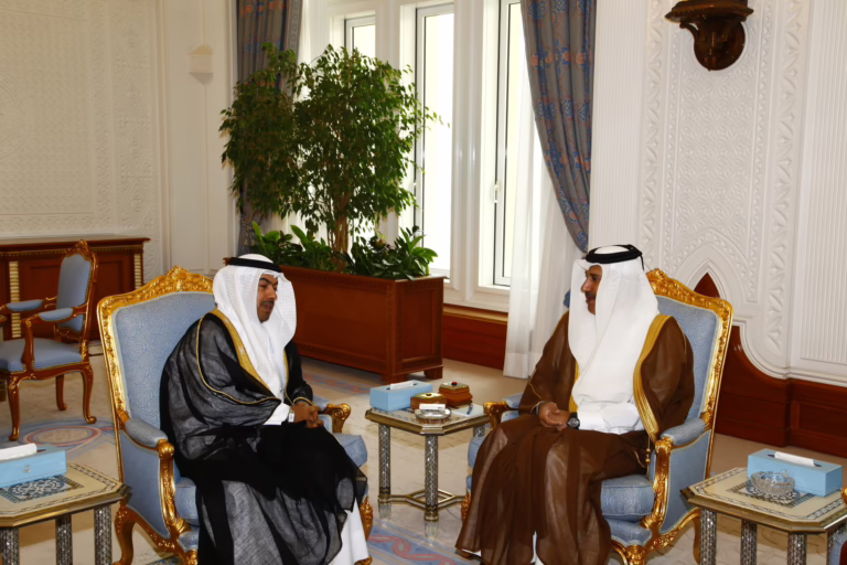 معالي رئيس مجلس الوزراء وزير الخارجية الشيخ حمد بن جاسم بن جبر آل ثاني يستقبل رئيس البرلمان العربي علي سالم الدقباسي في الدوحة – 11 أبريل 2011