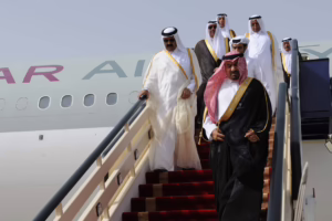 سمو الأمير الشيخ حمد بن خليفة آل ثاني يصل إلى الرياض للمشاركة في اللقاء التشاوري الثالث عشر لقادة دول مجلس التعاون لدول الخليج العربية – 10 مايو 2011